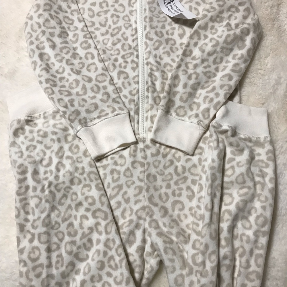 NWT Old Navy One Piece Hooded Beige Leopard Print Soft Flannel Size 6-7